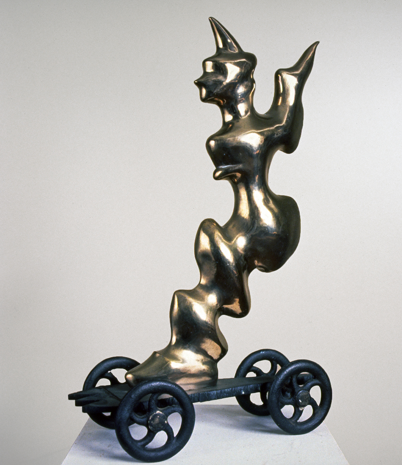 Flux, 1991, sculpture by Adrian Mauriks.